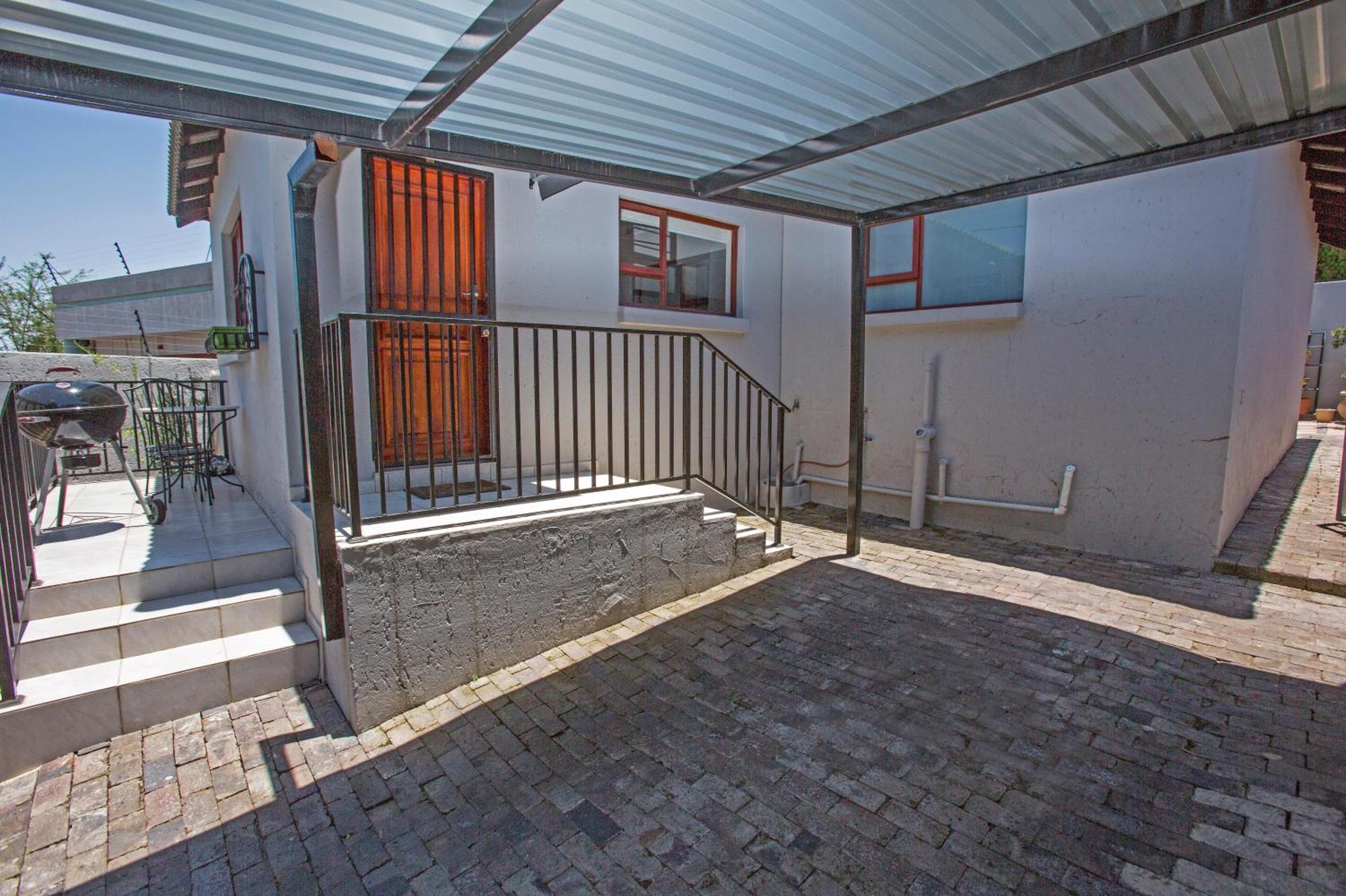 Spacious Garden Cottage Johannesburg Exterior photo